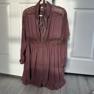 NWOT purple lace dress love stitch  size small— perfect spring transition
